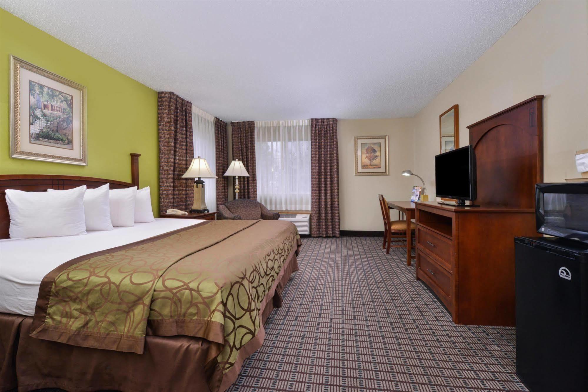 Regency Inn Geneseo Il I-80 Exterior photo